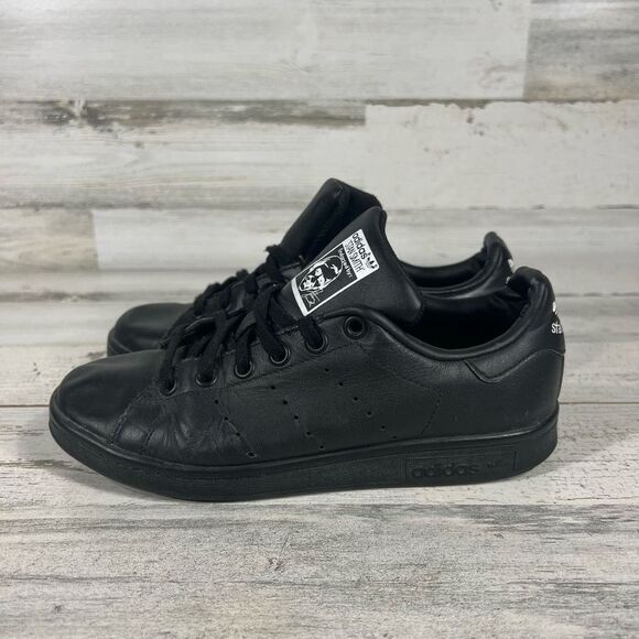 Adidas Originals Women's Stan‎ Smith Lace Up Low Top Sneakers Black 4 US - Picture 2 of 7